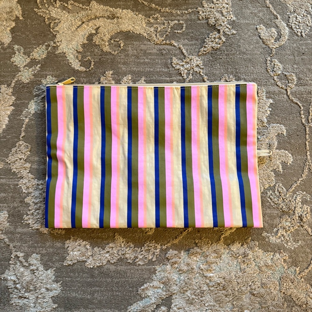 BAGGU Large Go Pouch - Candy Shop Stripes - Picture 2 of 4